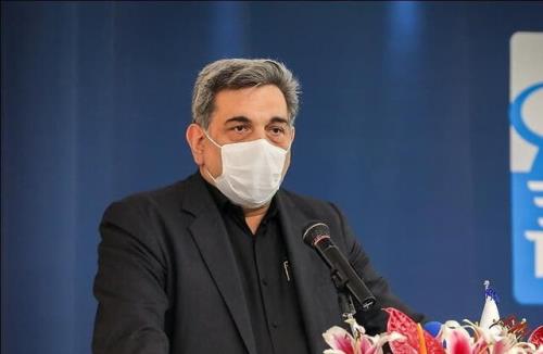 قدردانی شهردار تهران از زحمات آتش نشانان برای مهار آتش در پالایشگاه تهران