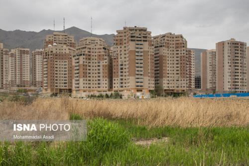 سایه برج های بلند بر سر باغات تهران