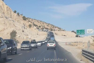 کاهش ۵ و سه دهم درصدی تردد در محورهای برون شهری نسبت به روز قبل