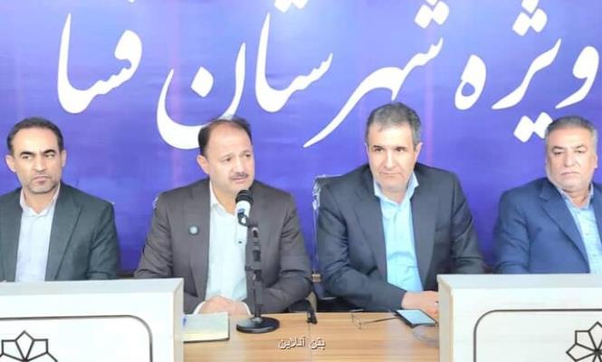 شرایط حضور بیشتر مردم در صنایع کوچک و متوسط را فراهم می کنیم